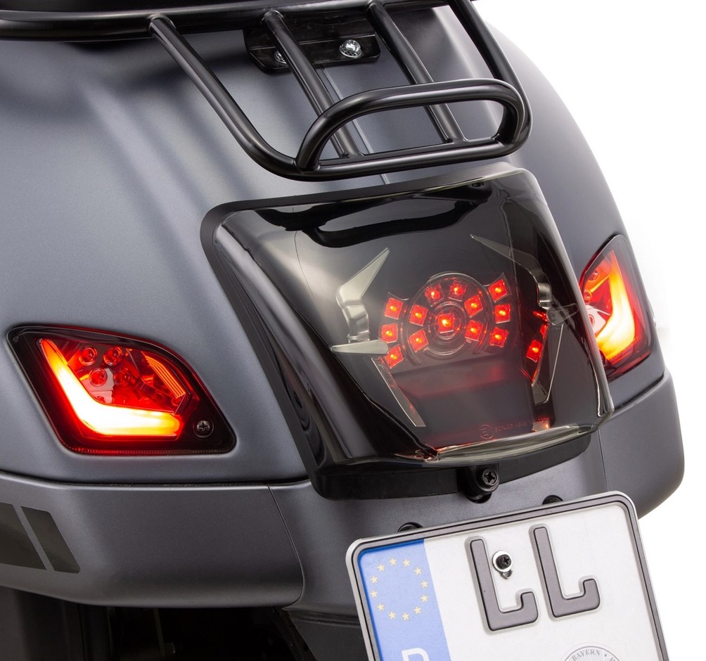 Blinker Kit hinten links/rechts für Vespa GTS/​GTS Super/​GTV 125-300ccm ('14-22), getönt