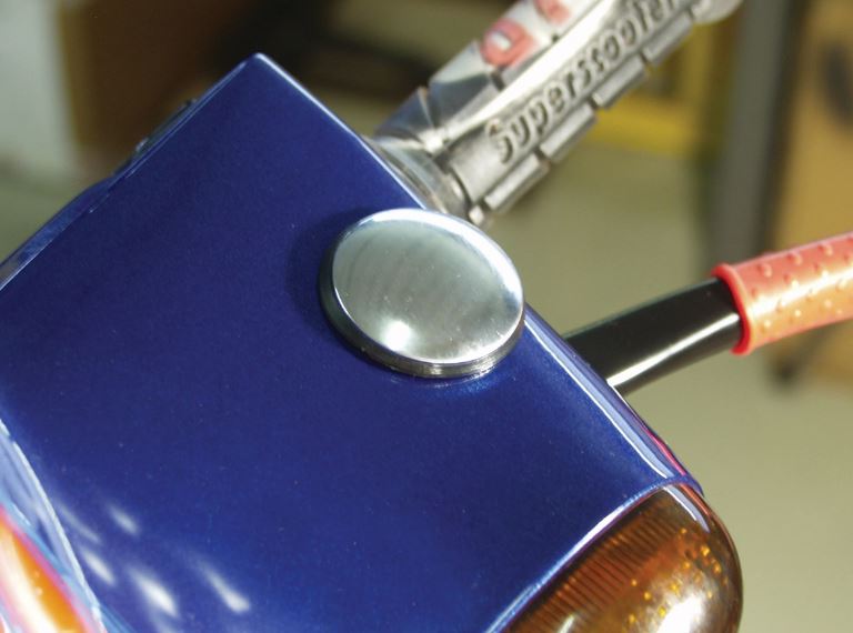 Abdeckung Spiegelloch links & rechts für Vespa, chrom
