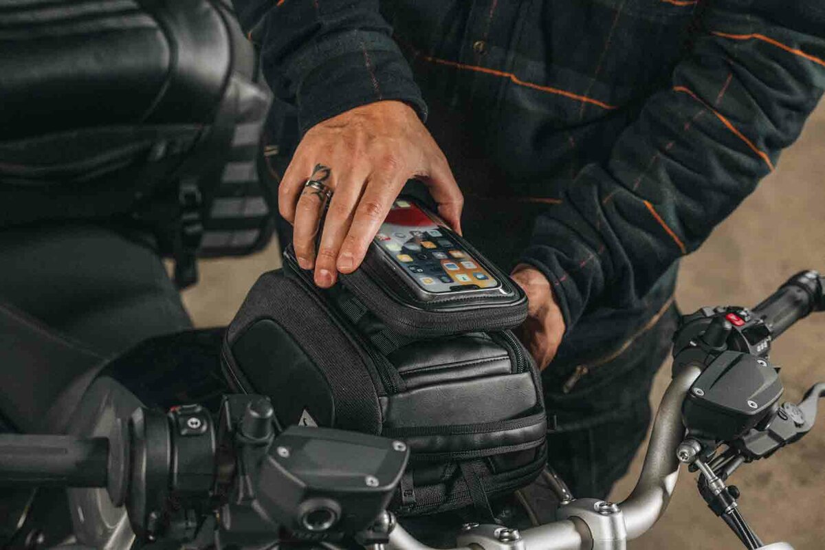 SW-Motech Legend Gear Smartphone-Tasche LA11, schwarz