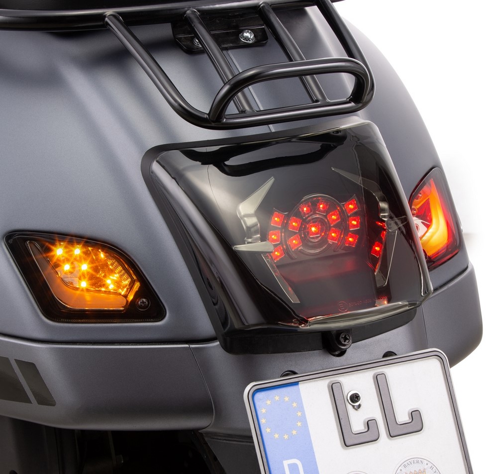 Blinker Kit hinten links/rechts für Vespa GTS/​GTS Super/​GTV/​GT 60/​GT/​GT L ('03-'13), getönt