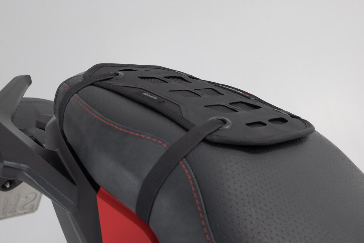 SW-Motech PRO Base mit MOLLE-Aufsatz
