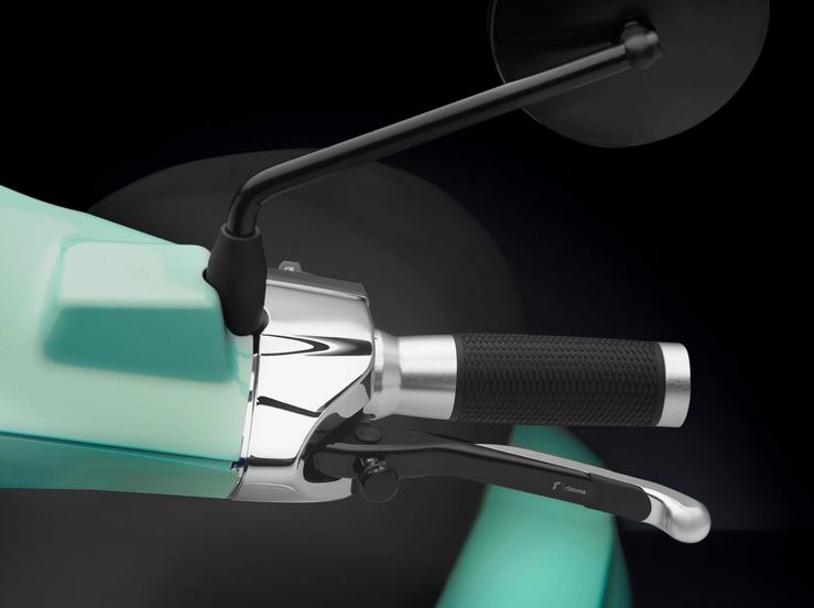 Sporthebel Set RIZOMA für Vespa Primavera/​Sprint/​Elettrica, silber/schwarz