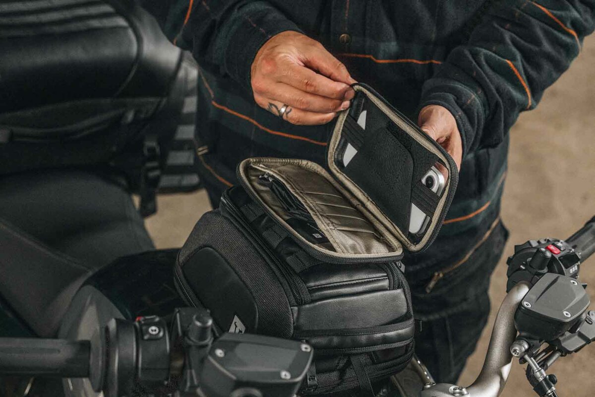 SW-Motech Legend Gear Smartphone-Tasche LA11, schwarz
