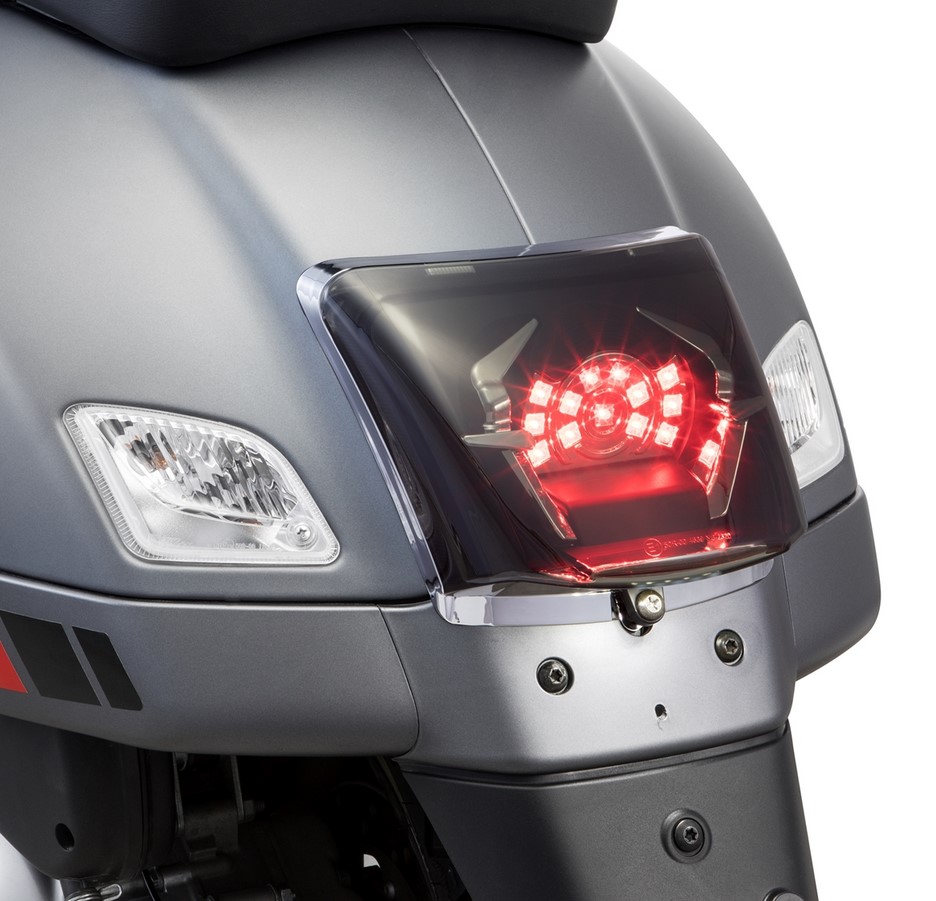 Rahmen Rücklicht Conversion für Vespa GTS/​GTS Super/​GTV 125-300ccm ('14-'18), chrom