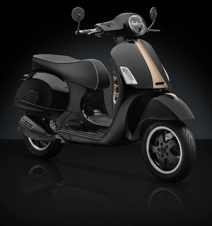 Lenkerendenspiegel RIZOMA "SPIRIT RS" für Vespa ​GTS/​GTS Super/​GTV/​GT, Schriftzug bronze