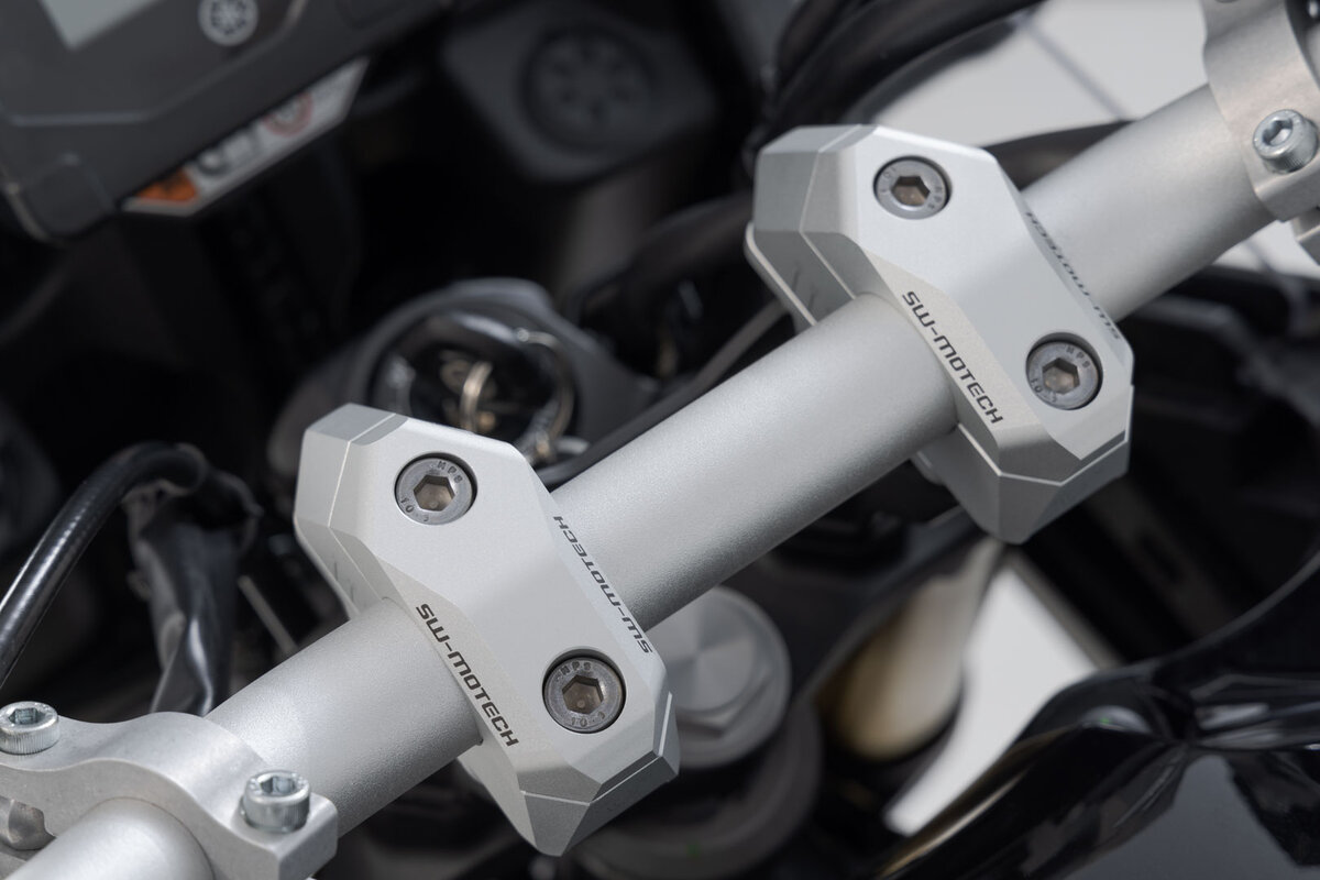 SW-Motech Lenkerverlegung variabel, silber für Ø 28 mm Lenker, H=28 mm für KTM 1290 Super Adventure