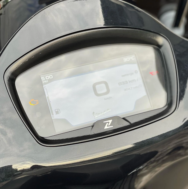 Zierring Tachometer für Vespa GTS Supertech HPE 125/​300 ('19-), schwarz glänzend