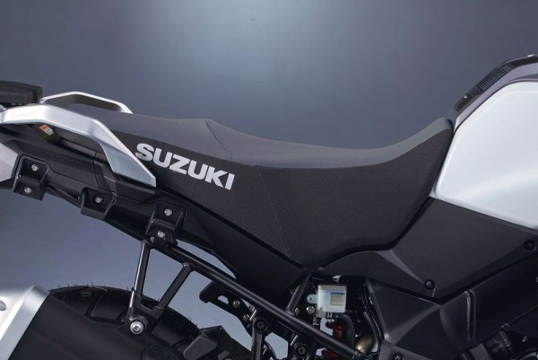 Hohe Sitzbank, grau/schwarz für Suzuki V-Strom 1000 BJ. 2017